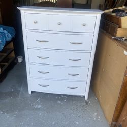 White 5 Drawer Solid Wood Dresser