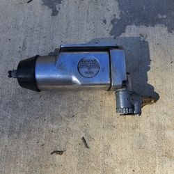 Central Pneumatic 93100 Impact Wrench