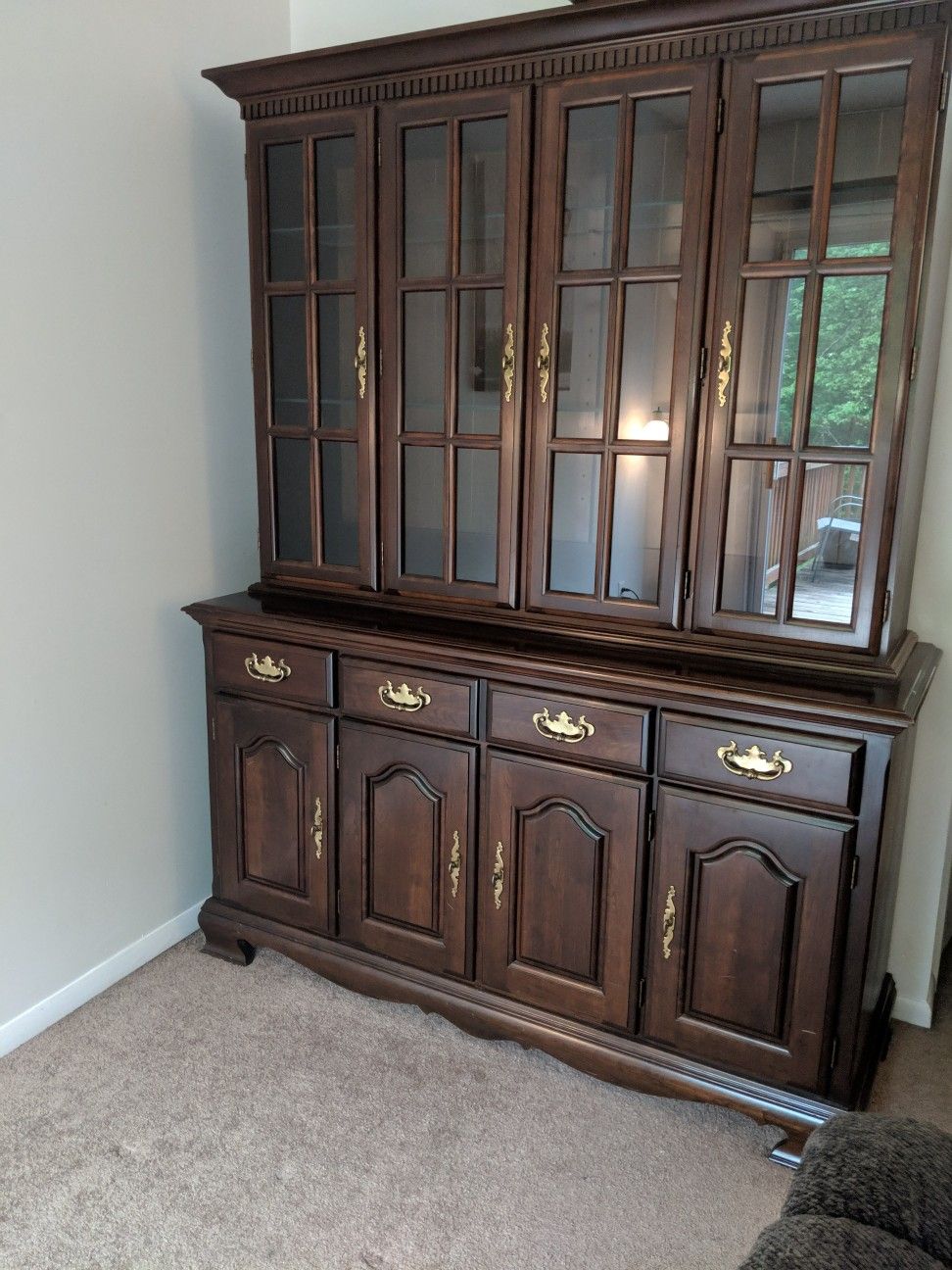 China cabinet -hutch and buffet