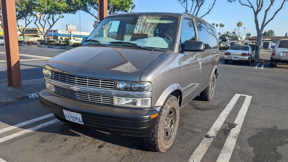 2003 Chevrolet Astro Van