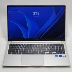 Samsung Galaxy Book3 NP750XFG 15.6" i7-1355U 1.7GHz 16GB RAM 512GB SSD