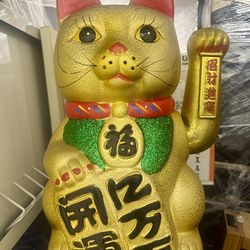 Large Lucky Maneki Neko Cat Statue – Gold Fortune Cat (Prosperity & Wealth)