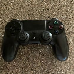 PS4 controller