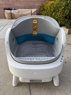 Cat litter box