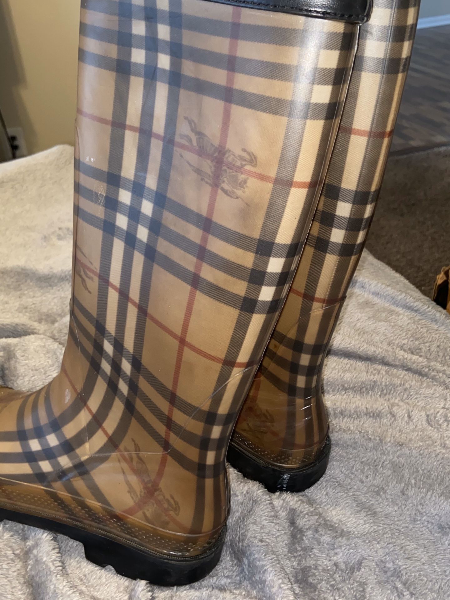 Authentic Burberry rain boots. Size 7