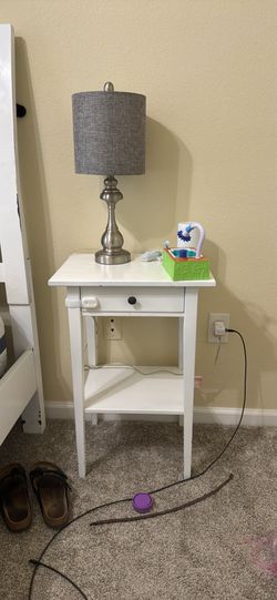 White queen bedroom set