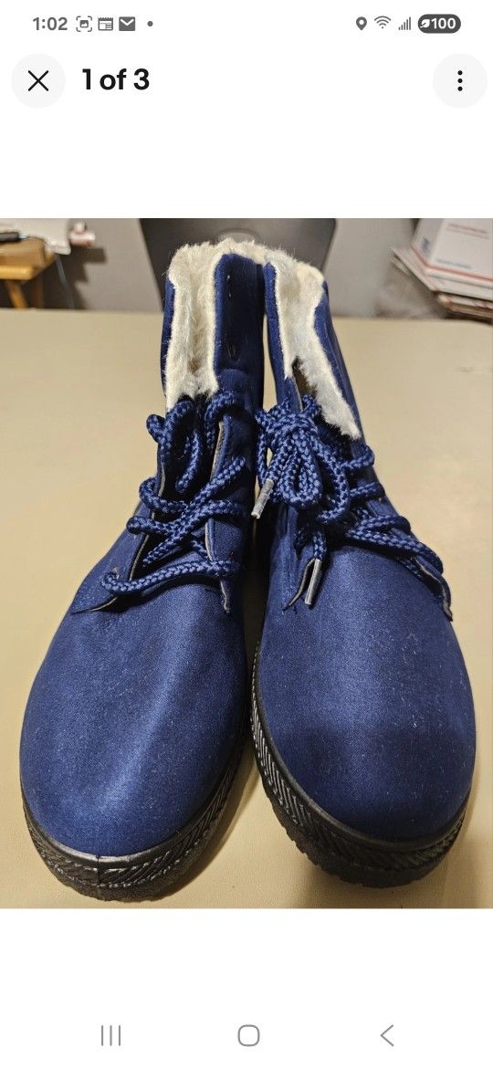 Women's Suede Waterproof Lace Up Winter High Top Snow Boots. Size 9