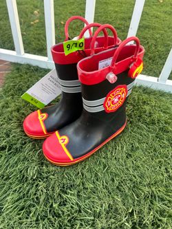 Boys Rain Boots Sizes Available: 7/8,9/10,11/12,13/1