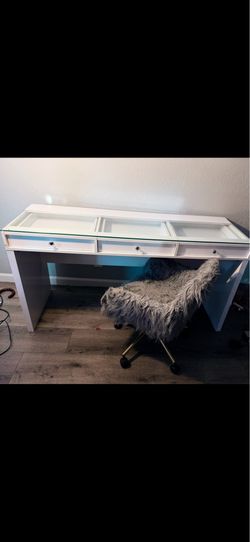 Make up-White Vanity