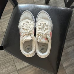 Women’s Nike Size 9 