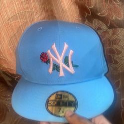 Light Blue Yankee Hat With Pink Brim and Rose Size 7 1/8