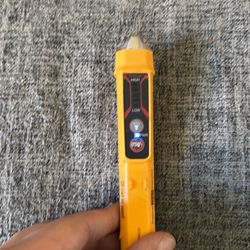 Klein tools voltage tester