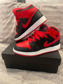 Air Jordan 1 Mid (GS) - Black/Fire Red-White Size 6Y