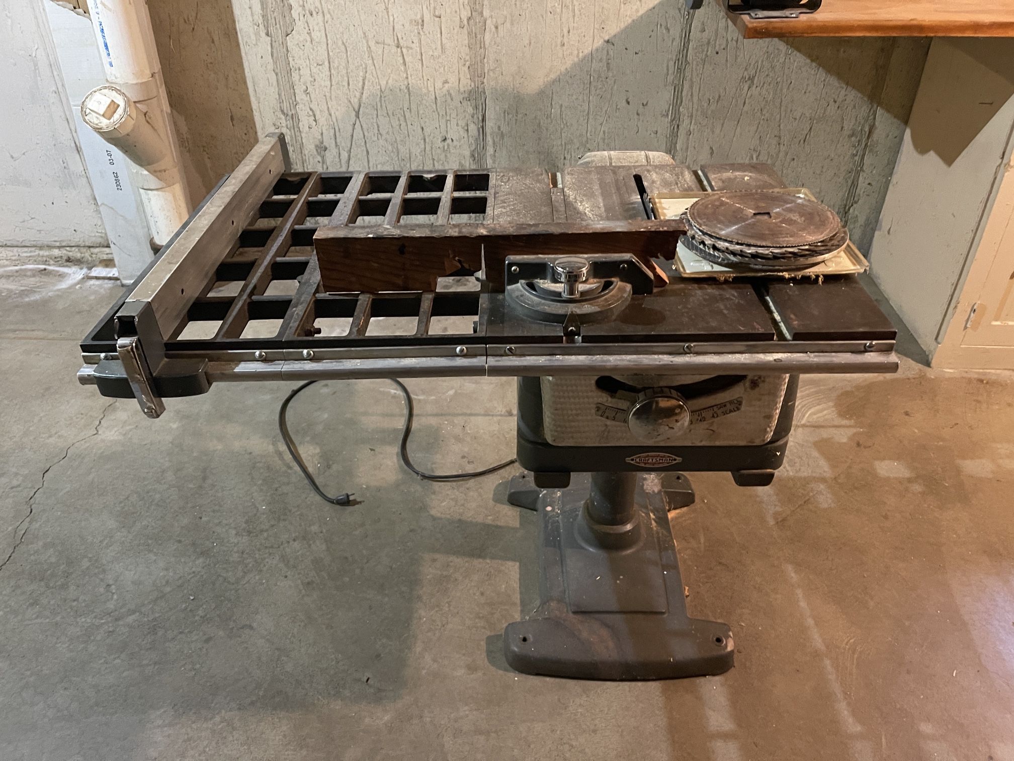 Craftsman Table Saw With Base