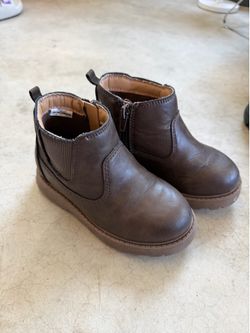 Oshkosh kids boots size 10