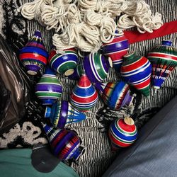 Trompos & Toma Todo Pirinola 