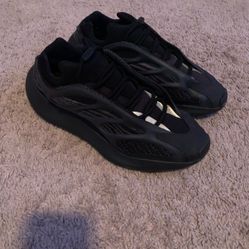 Yeezy 700 V3 Alvah 