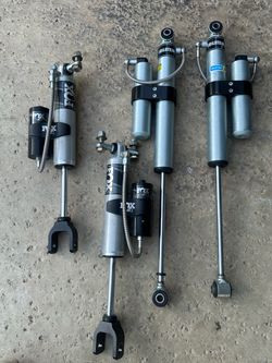 Fox and Bilstein Remote Reservoir Shocks Set