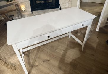 White Desk 