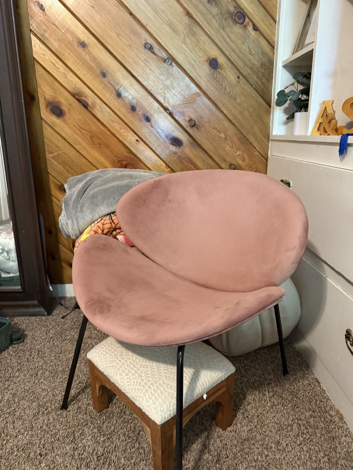 Pink Decorative Chair