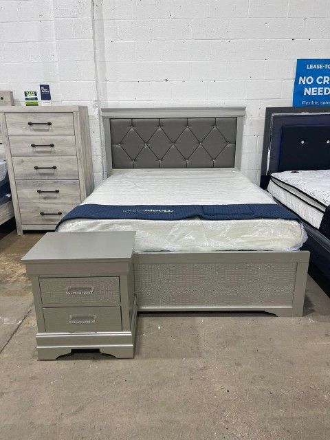AMALIA GOLD PANEL BEDROOM SET Bed, Dresser, Mirror, Nightstand