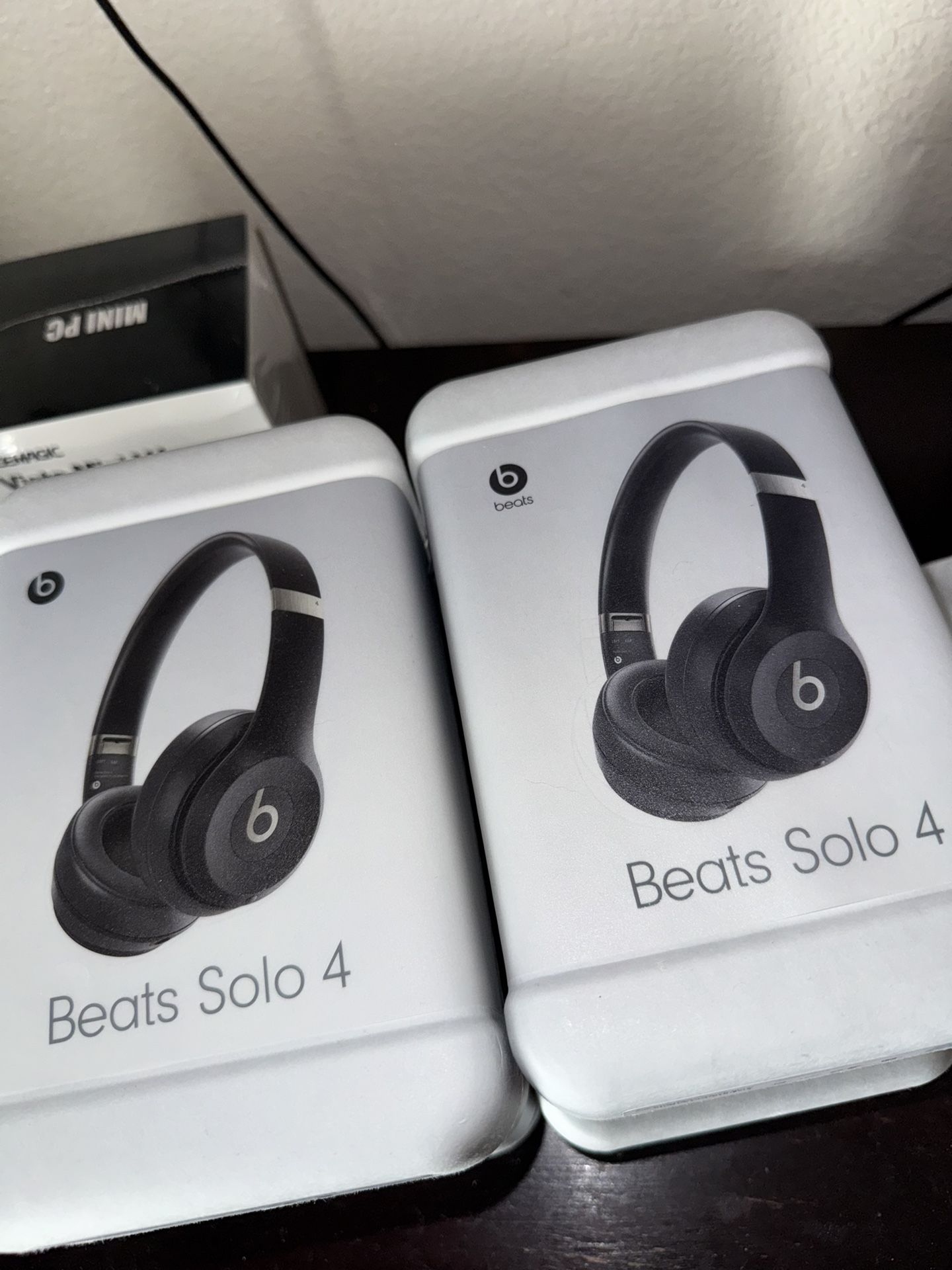 Beats Solo 4