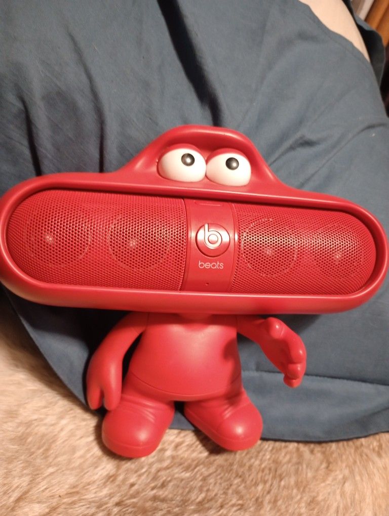 Beach Dude Holder With The Beats Pill