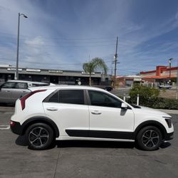2025 Kia Niro Hybrid 