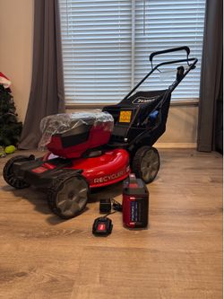 BRAND NEW TORO RECYCLER 60 V MAX 21 INCH CORDLESS SELF-PROPELLED LAWNMOWER 5Ah BATTERY AND CHARGER INCLUDED. COMES IN MANUFACTURED SEALED BOX. ELIGIBL