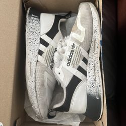 Adidas  Size 3