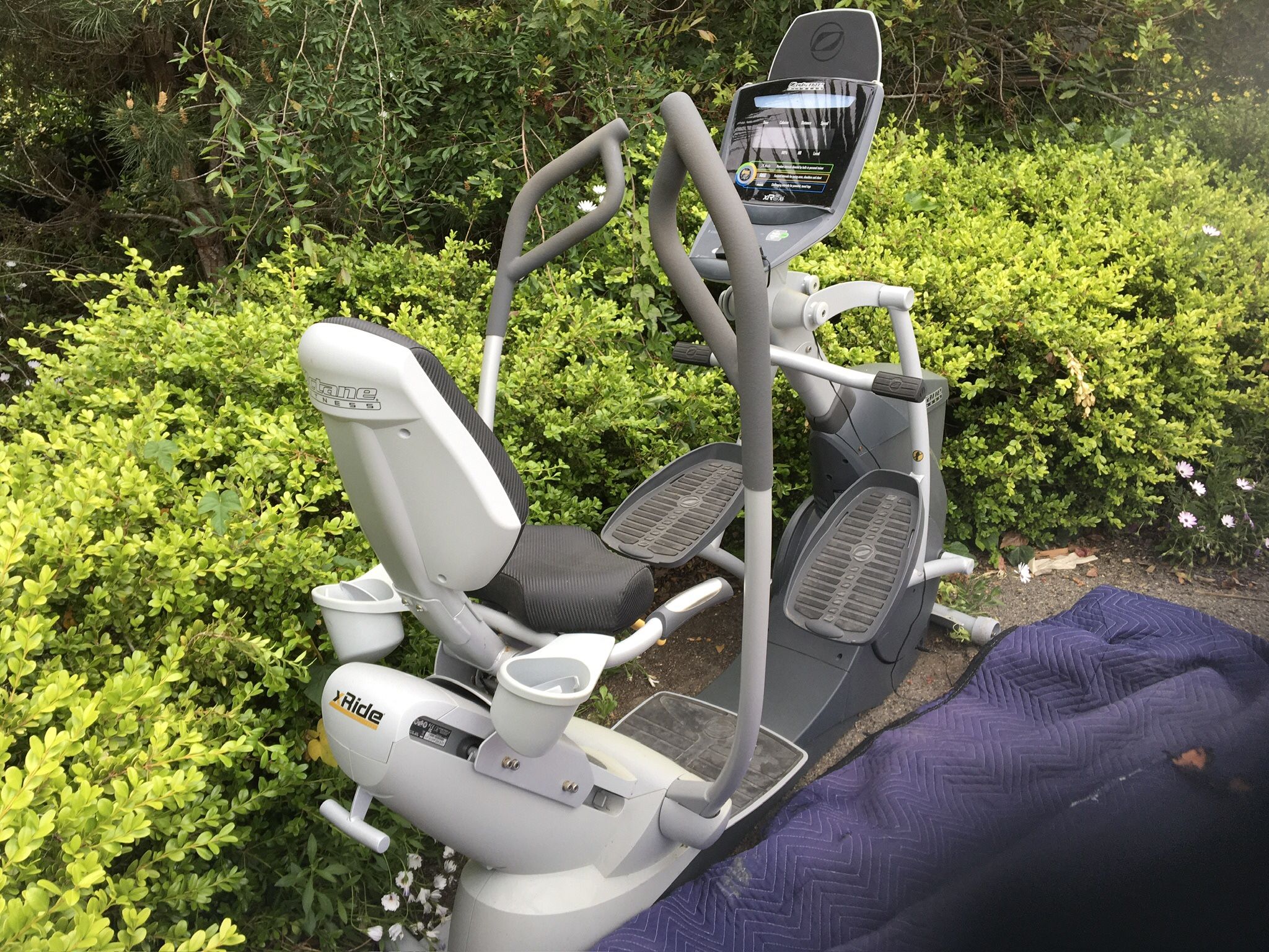 Elliptical Octane Fitness XR6000