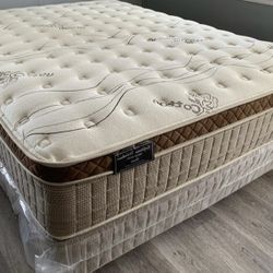 Queen Organic Cloud Edition Europillow Top 12inch Mattress And Boxspring!!