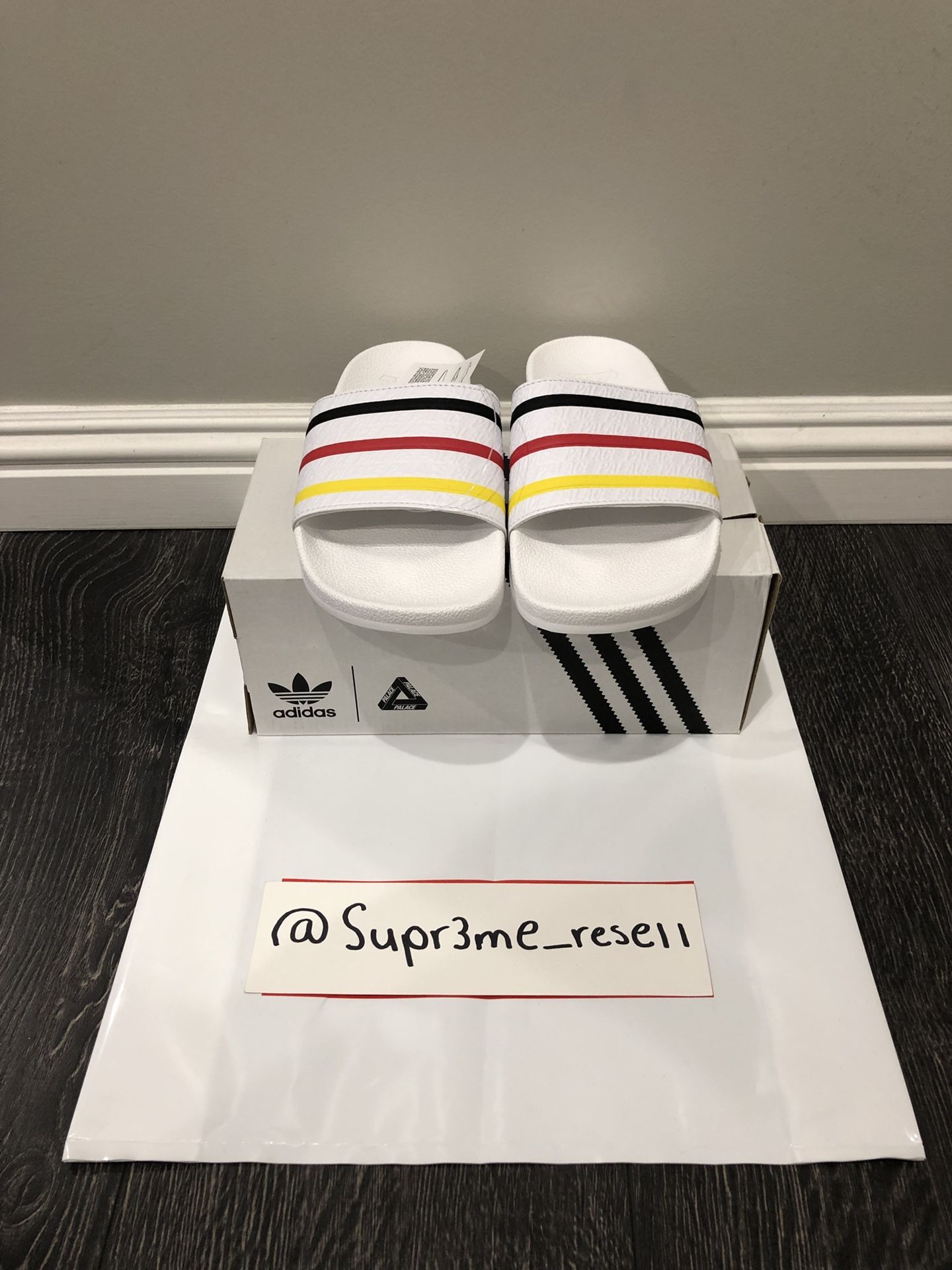 Skrøbelig Række ud hvis du kan Palace x Adidas Slides Size 5 for Sale in San Fernando, CA - OfferUp