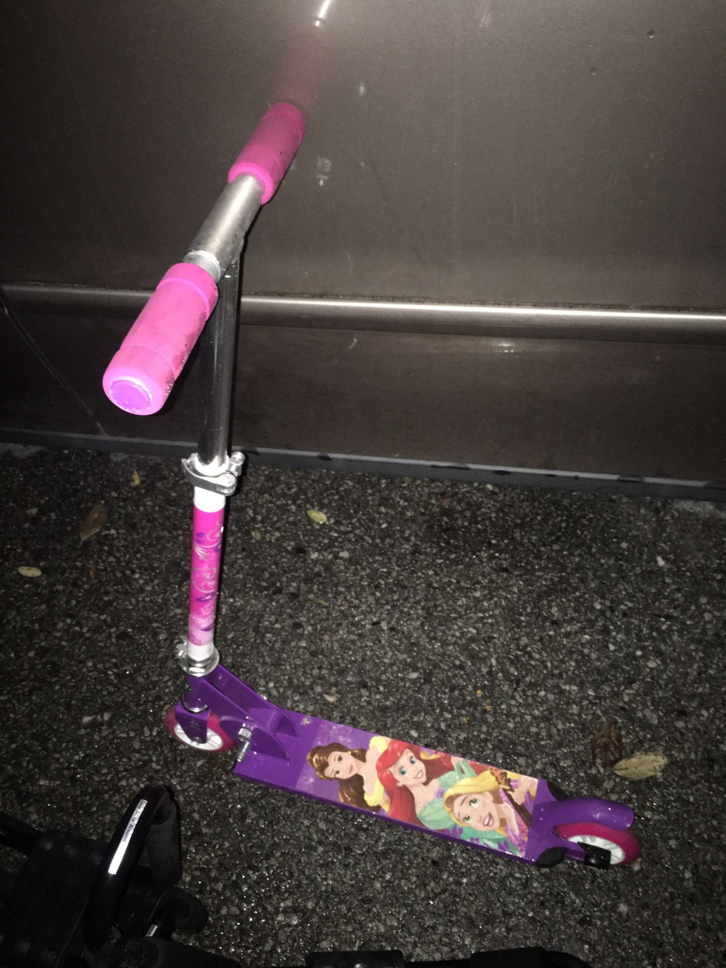 Nice kids razor scooter only $15