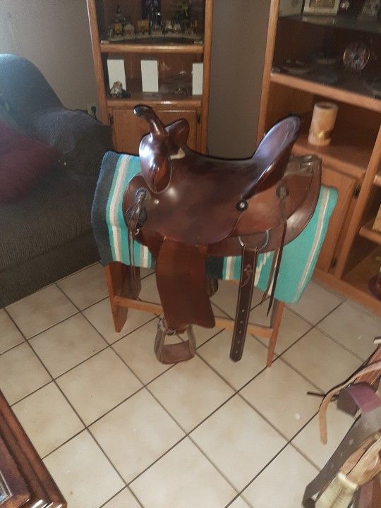 Saddle