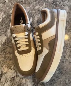 Men's Shoes Size 9