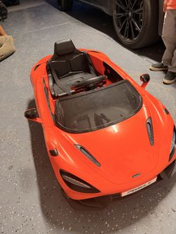 Kids ride on Lamborghini