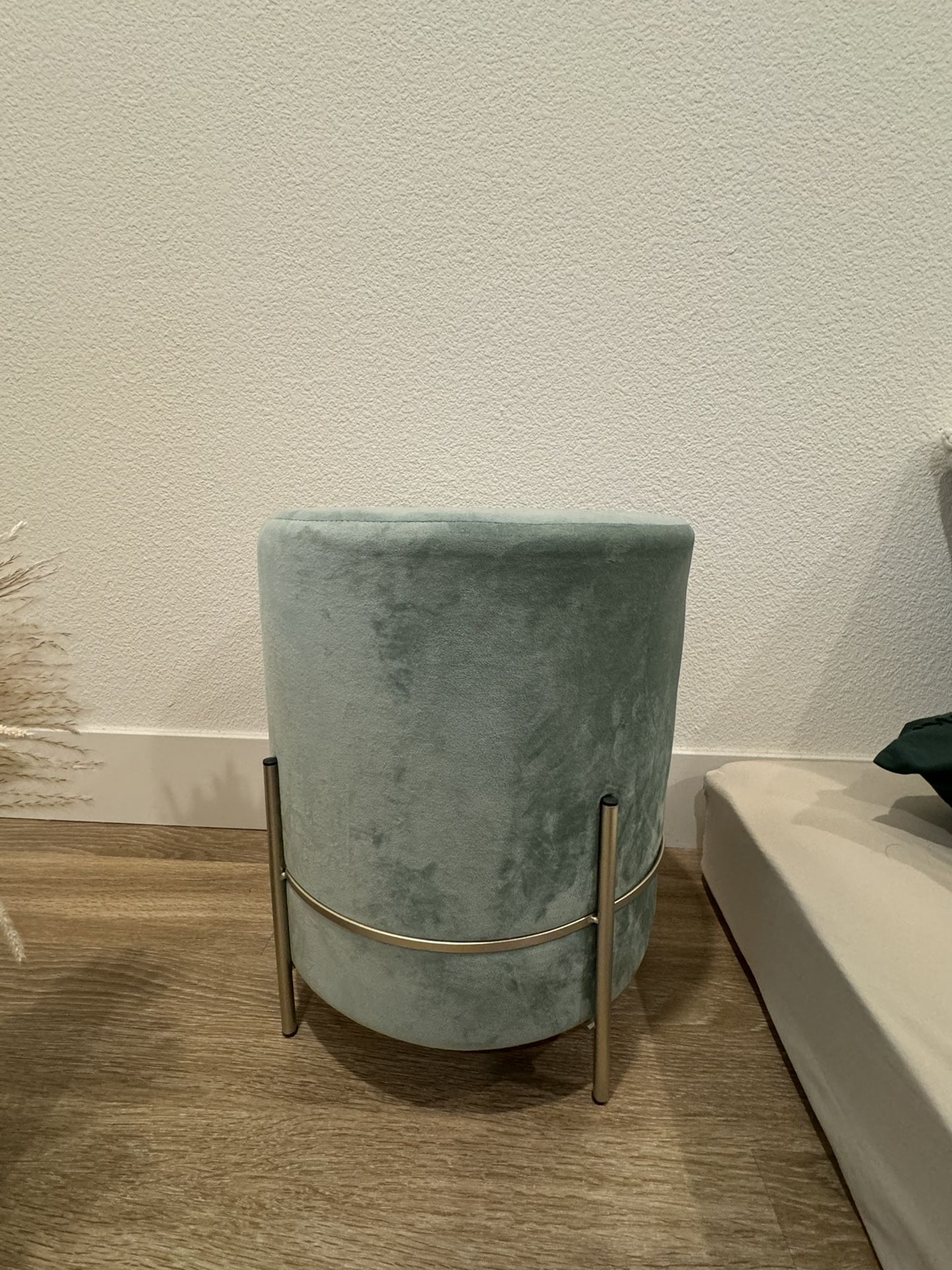Green circular Ottoman