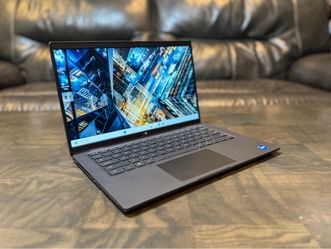 DELL Latitude 7420 14” Core i7 11th gen 16GB RAM 512GB SSD HDMI Full HD 1080p laptop computer