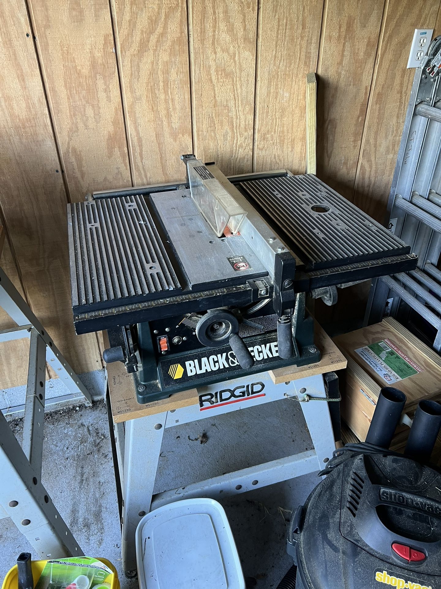 Black & Decker table saw