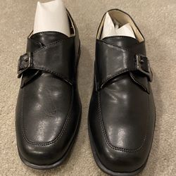 Boys Dress Shoes - Size 1M (brand new)