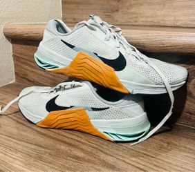 NikeMetcon 7 'Light Silver Desert Ochre Size 11 For Men’s