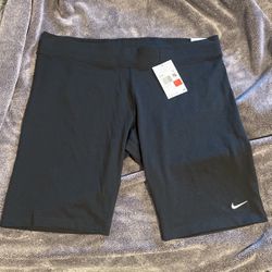 Women’s Nike Biker Shorts 