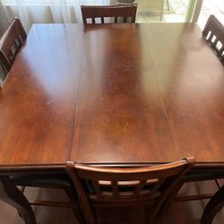 Table with Chairs 
