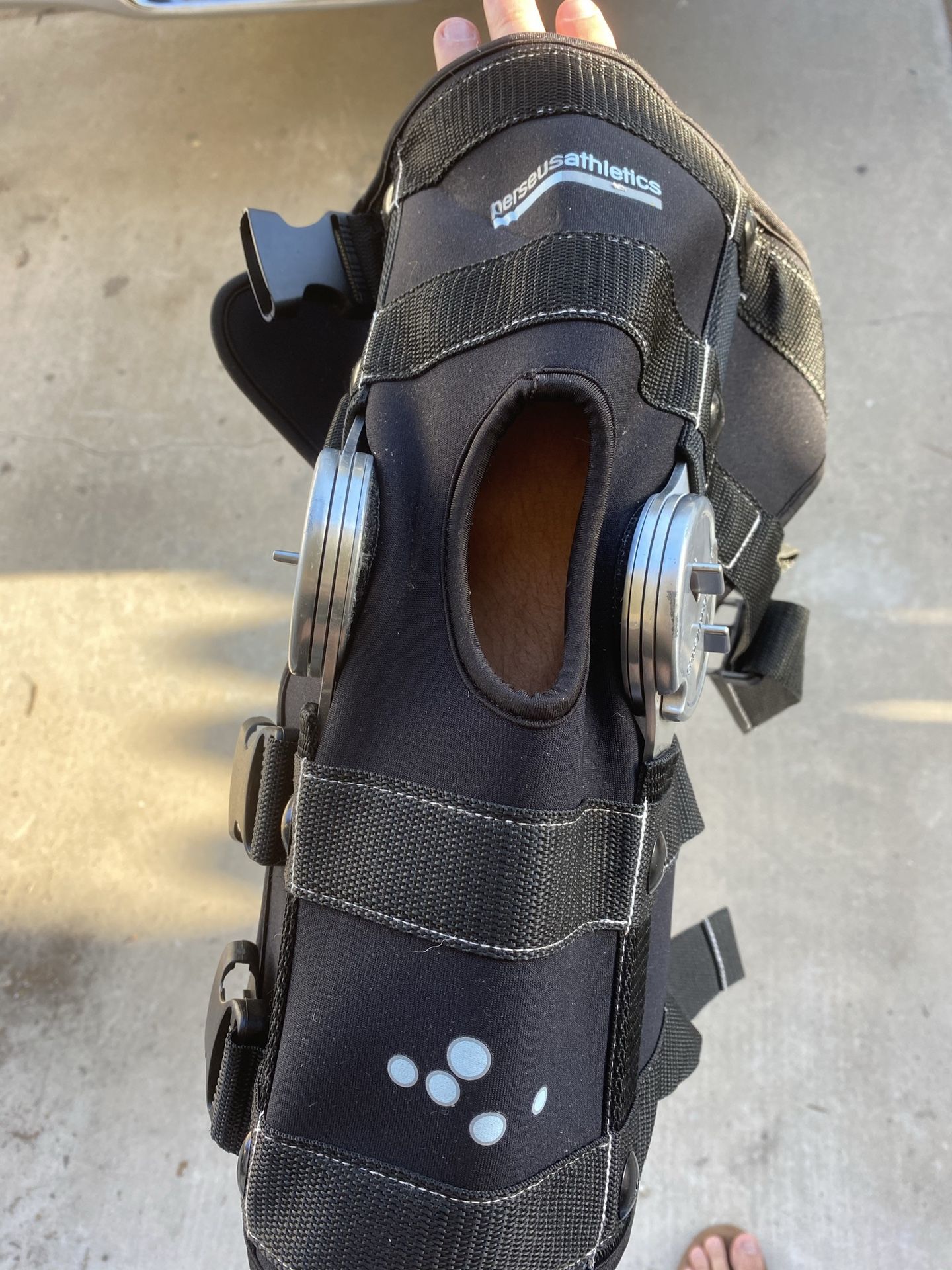 Knee Brace / Golf Anchor. By Perseus Athletics (medium)