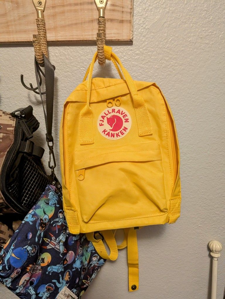 Fjallraven Kanken Mini Backpack
