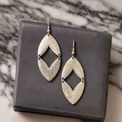 Earrings Silver Tone Drop Dangle