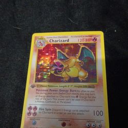 #4 Charizard Shadowless 1st Edition Pokemon Card