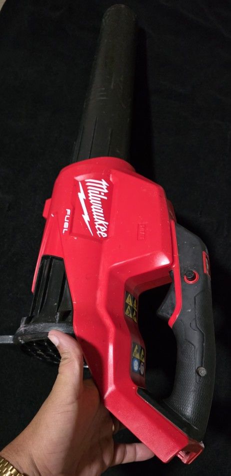 Milwuakee Fuel 18volt BLOWER