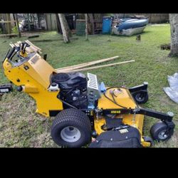 2022 DeWalt Standing Riding Lawn Mower